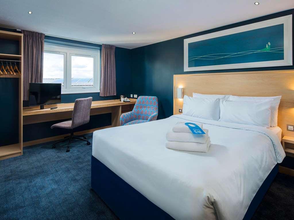 Travelodge Bath Central الغرفة الصورة