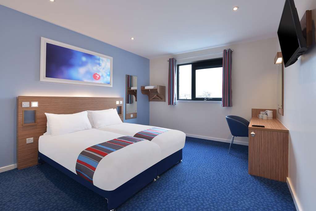Travelodge Bath Central الغرفة الصورة