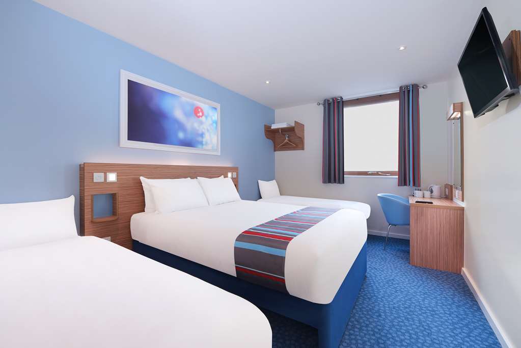 Travelodge Bath Central الغرفة الصورة