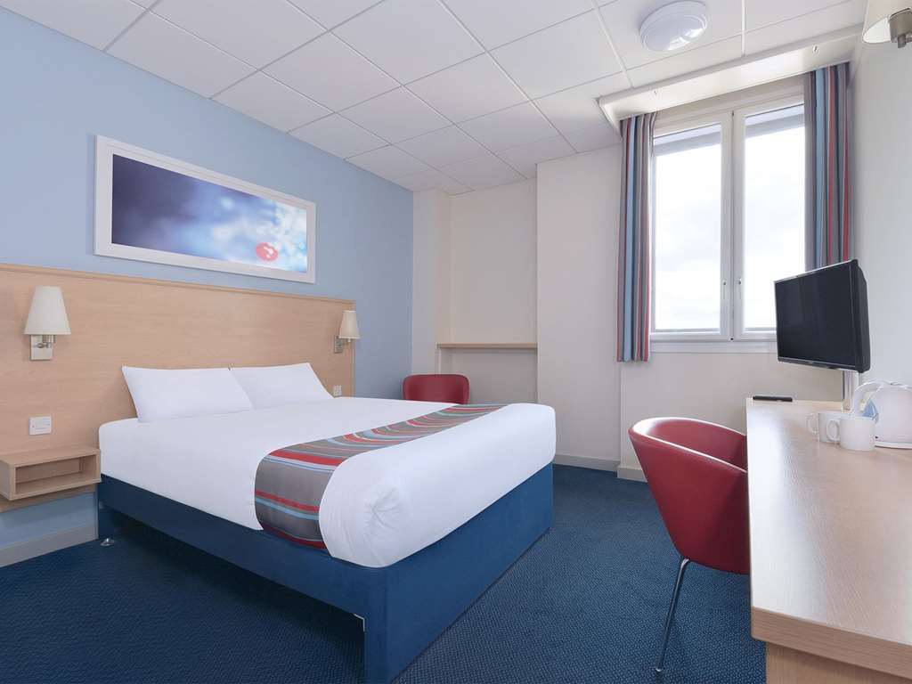 Travelodge Bath Central الغرفة الصورة